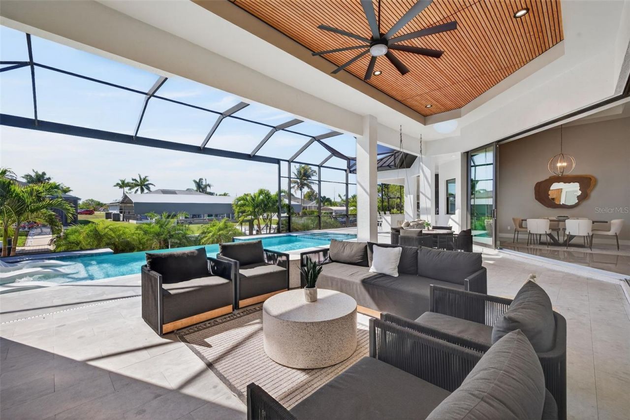 2002 SE 18th Avenue, Cape Coral, FL 33990 Photo