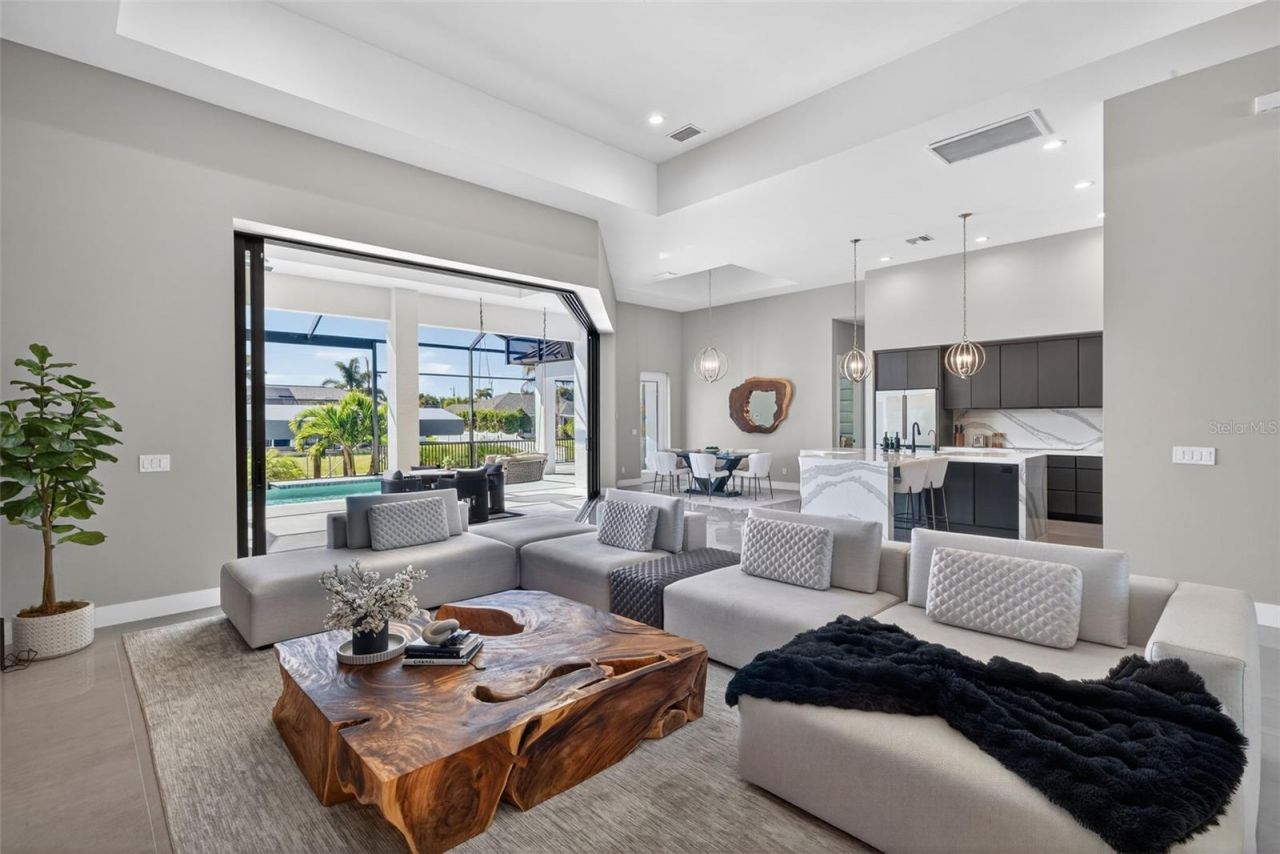 2002 SE 18th Avenue, Cape Coral, FL 33990 Photo