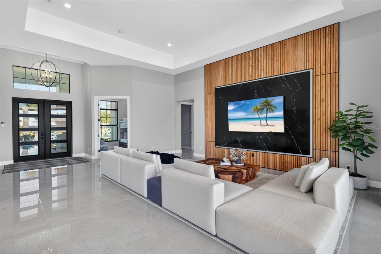 2002 SE 18th Avenue, Cape Coral, FL 33990 Photo