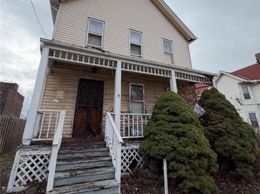 1596 E 32nd Street, Cleveland, OH 44114