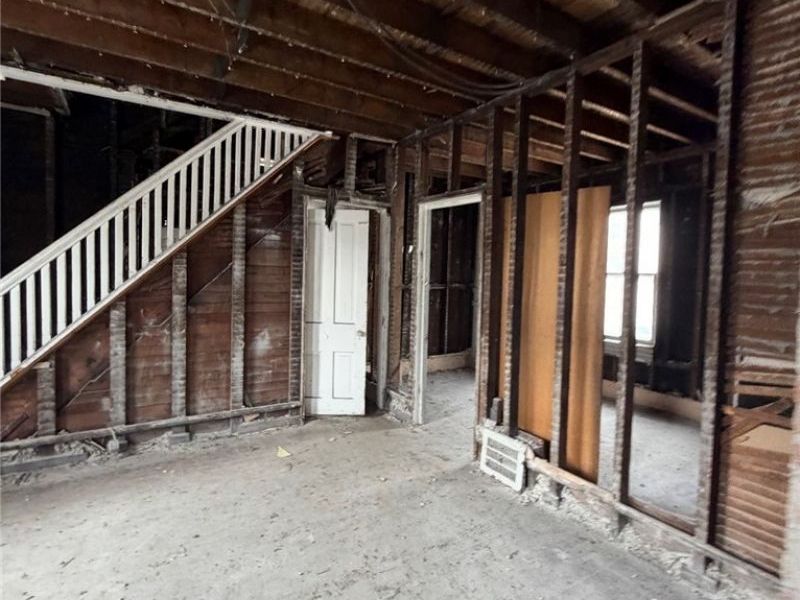 1596 E 32nd Street , Cleveland, OH 44114 Photo 2