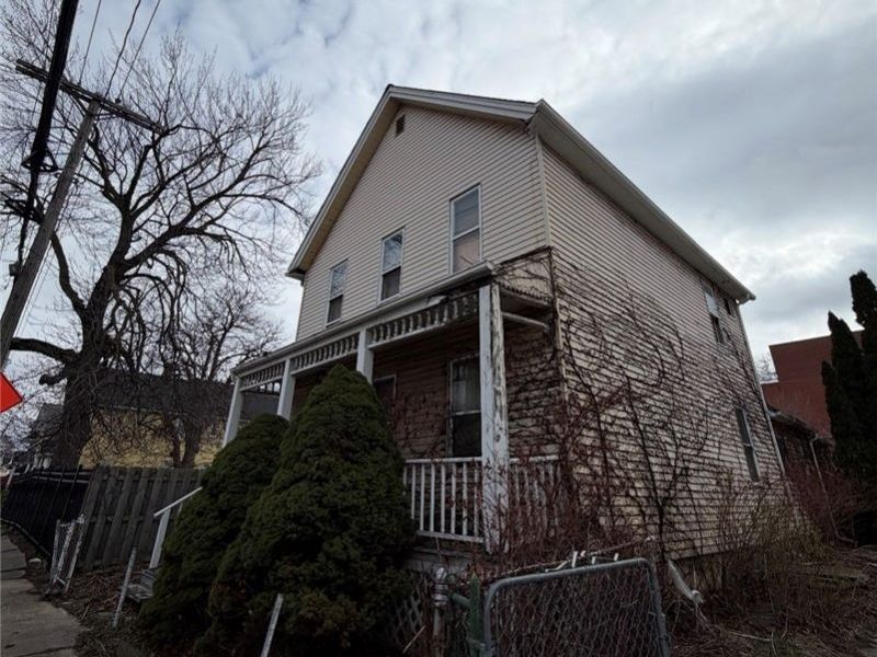 1596 E 32nd Street , Cleveland, OH 44114 Photo 5