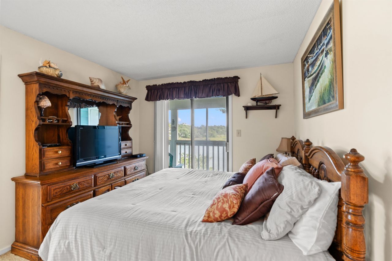 806 Conway St. Photo 11