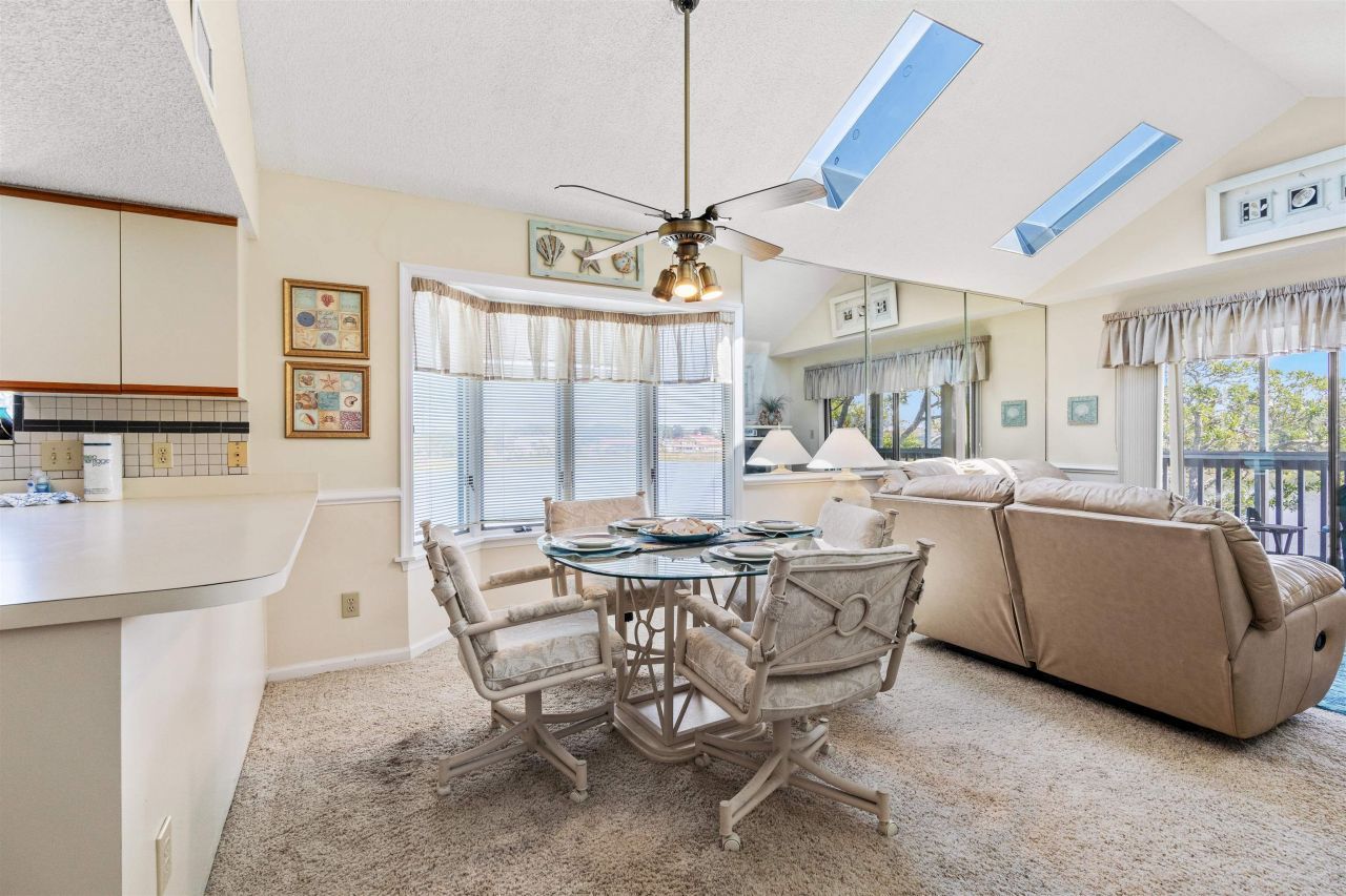 806 Conway St. Photo 7