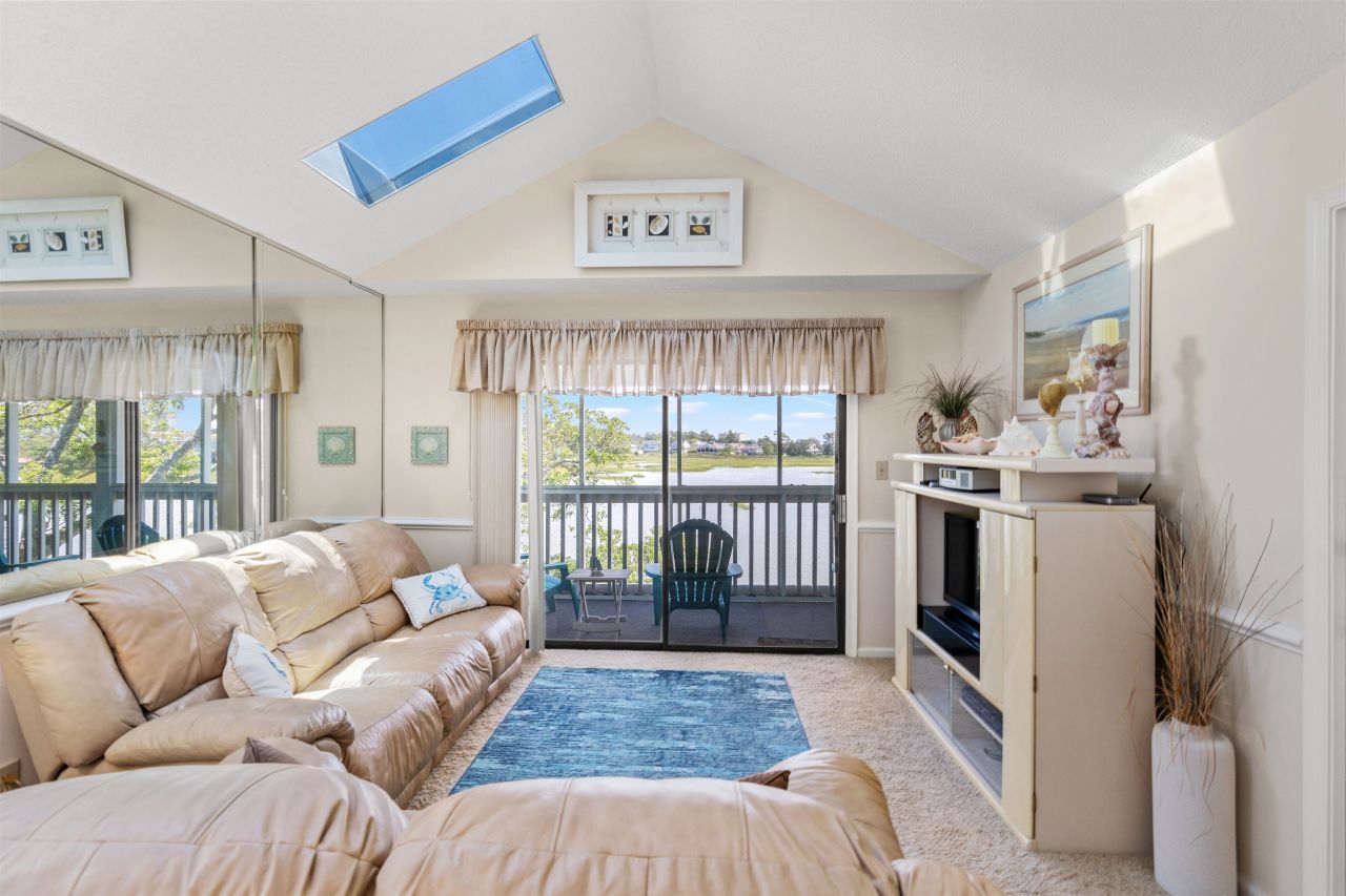 806 Conway St. Photo 8