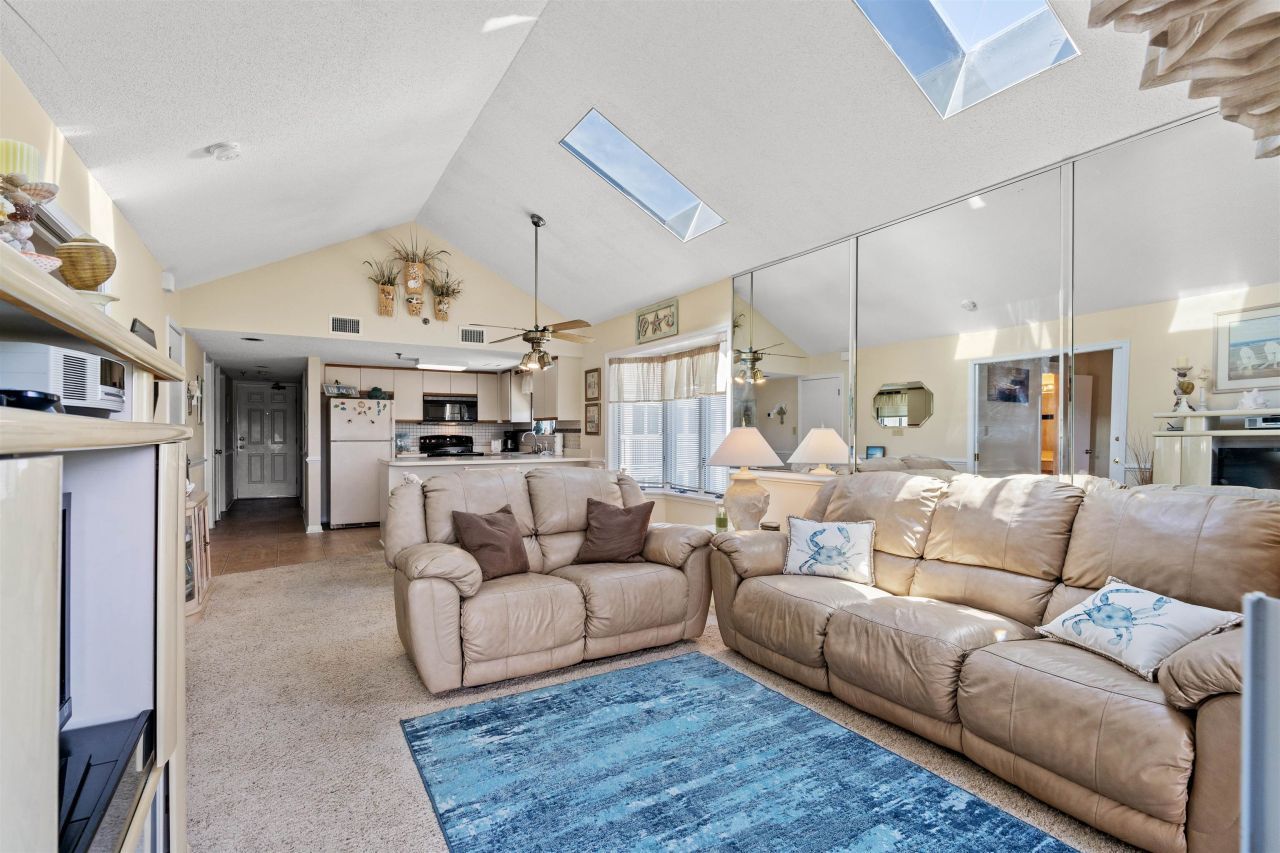 806 Conway St. Photo 9