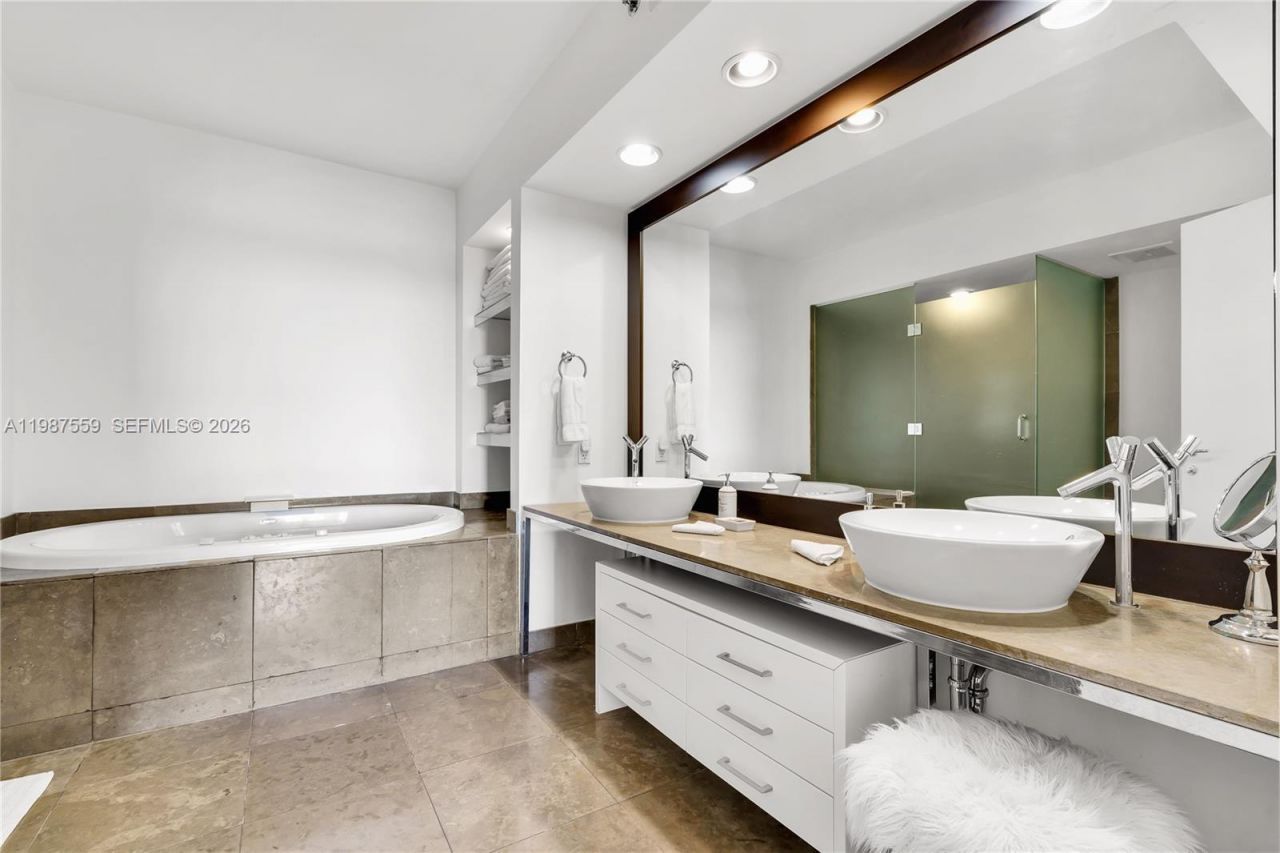 450 Alton Rd, Unit 2005, Miami Beach, FL 33139 Photo