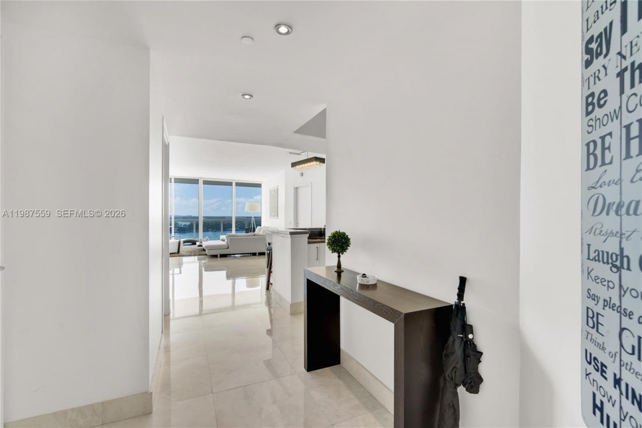 450 Alton Rd, Unit 2005, Miami Beach, FL 33139 Photo