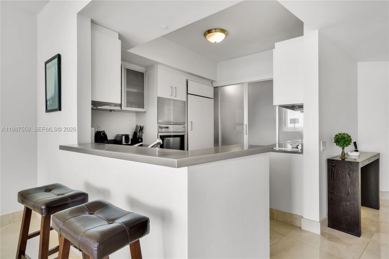 450 Alton Rd, Unit 2005, Miami Beach, FL 33139 Photo