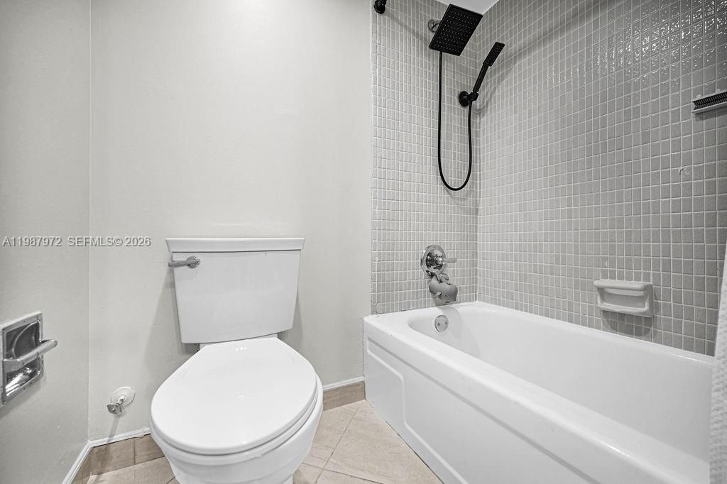 4020 N Hills Dr , Unit 2, Hollywood, FL 33021 Photo