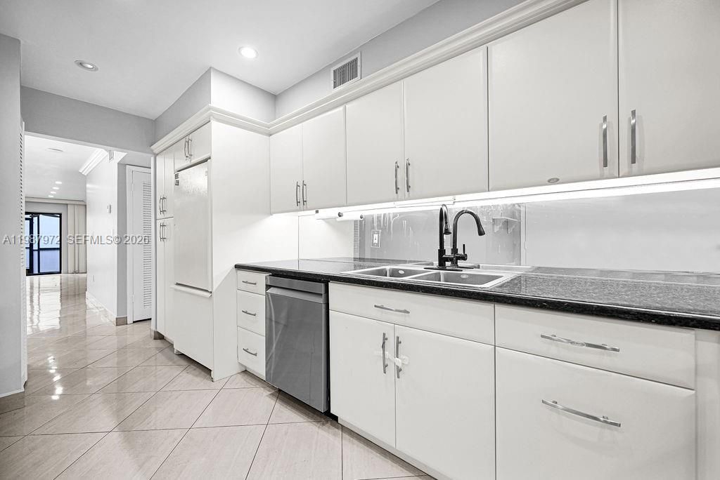 4020 N Hills Dr , Unit 2, Hollywood, FL 33021 Photo