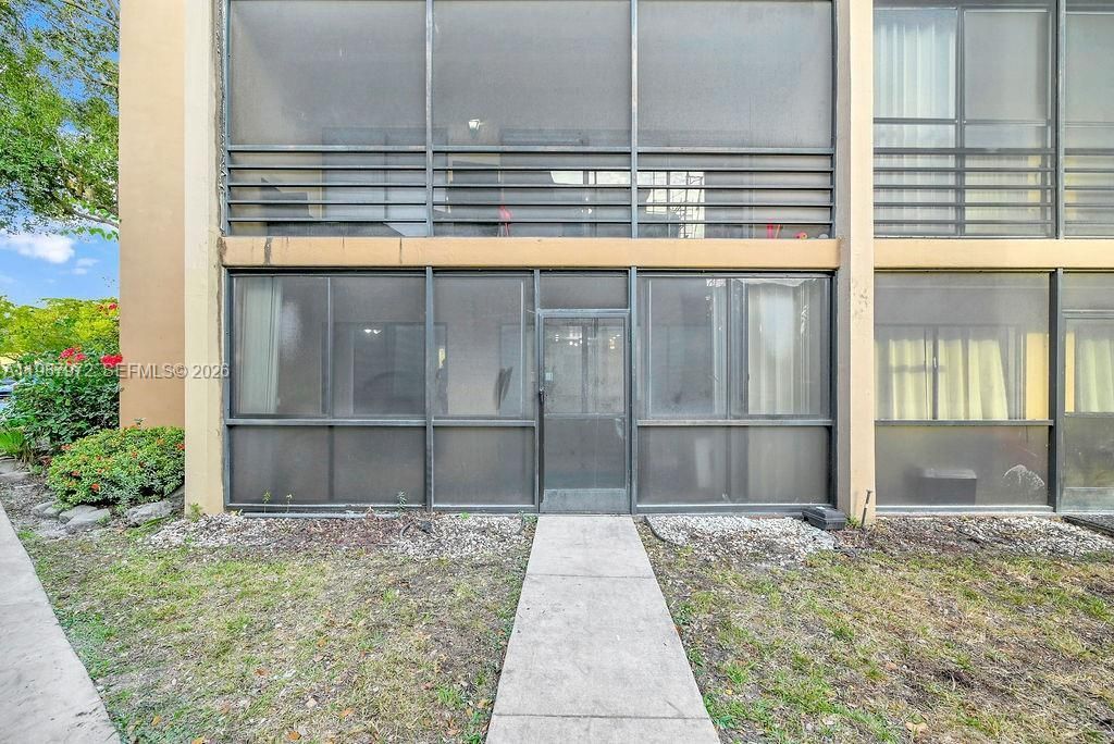 4020 N Hills Dr , Unit 2, Hollywood, FL 33021 Photo