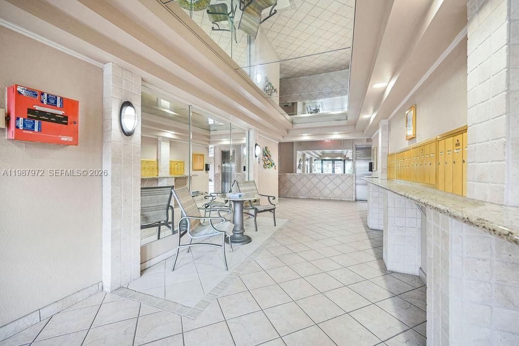 4020 N Hills Dr , Unit 2, Hollywood, FL 33021 Photo