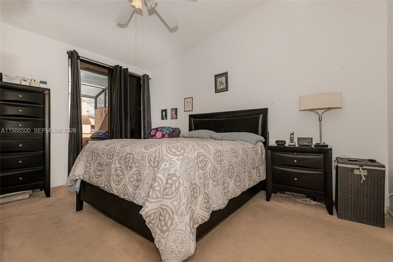 1172 NW 122nd Ter, Pembroke Pines, FL 33026 Photo