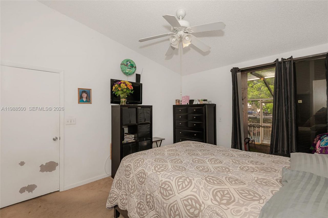 1172 NW 122nd Ter, Pembroke Pines, FL 33026 Photo