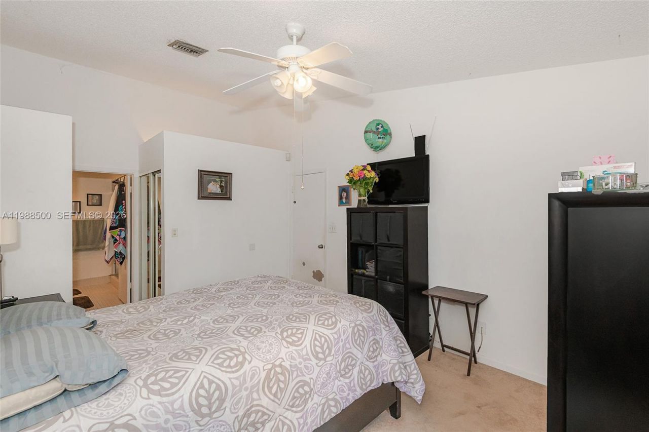 1172 NW 122nd Ter, Pembroke Pines, FL 33026 Photo