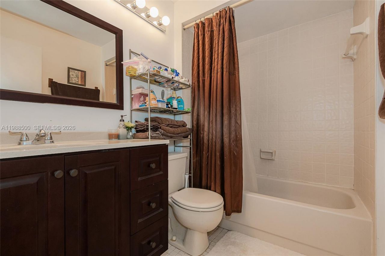 1172 NW 122nd Ter, Pembroke Pines, FL 33026 Photo