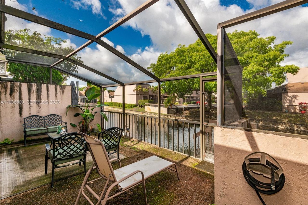 1172 NW 122nd Ter, Pembroke Pines, FL 33026 Photo