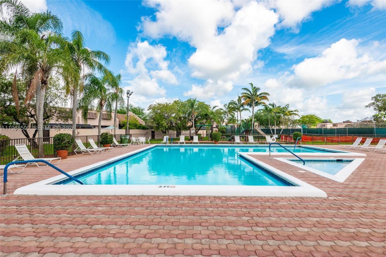 1172 NW 122nd Ter, Pembroke Pines, FL 33026 Photo