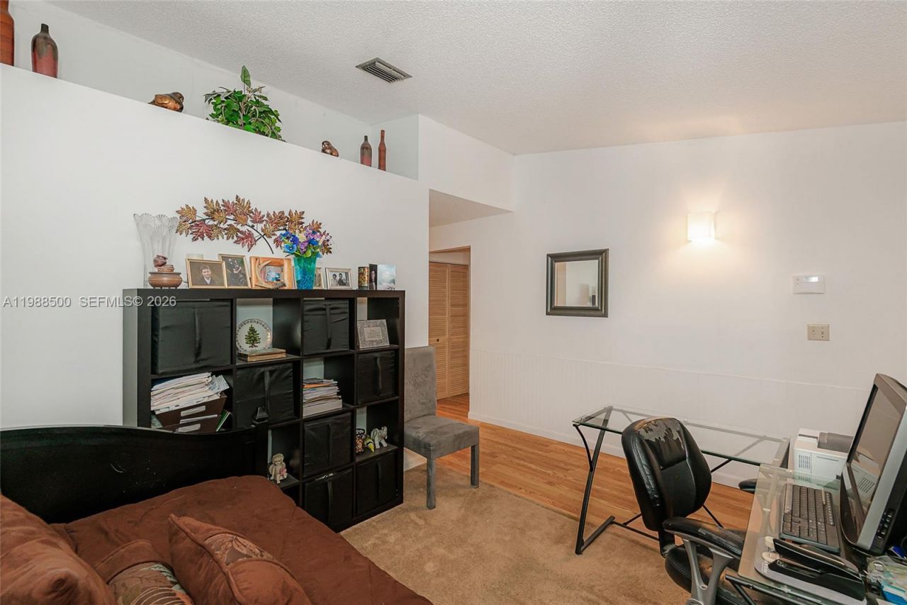 1172 NW 122nd Ter, Pembroke Pines, FL 33026 Photo