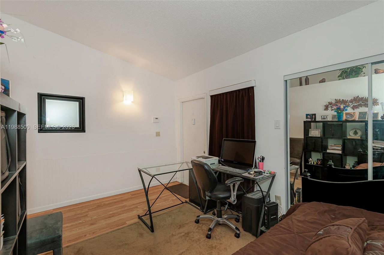 1172 NW 122nd Ter, Pembroke Pines, FL 33026 Photo