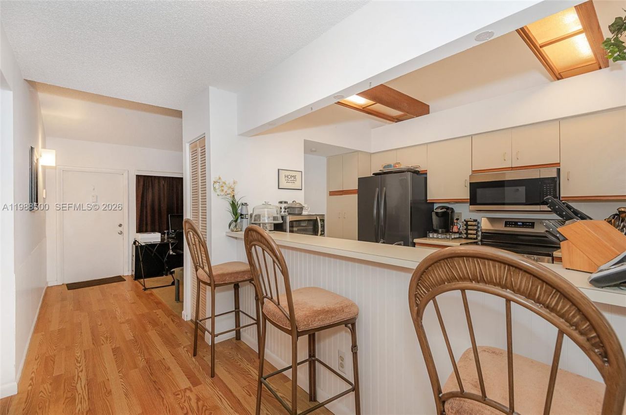 1172 NW 122nd Ter, Pembroke Pines, FL 33026 Photo