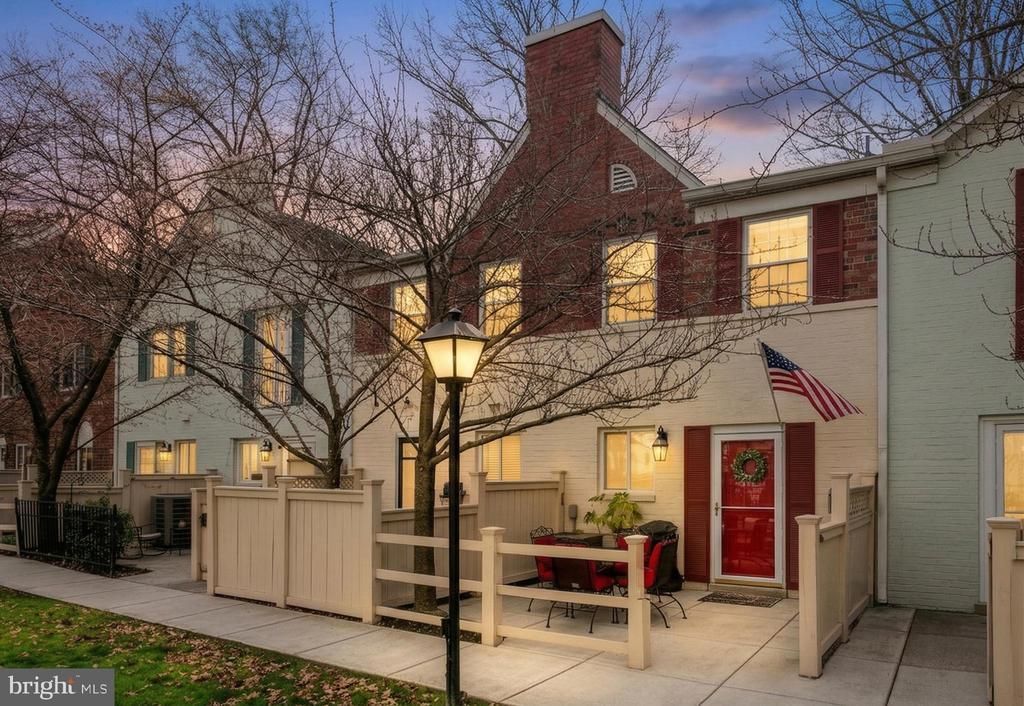 1279 N Van Dorn Street N, Unit 1279, Alexandria, VA 22304 Main Photo