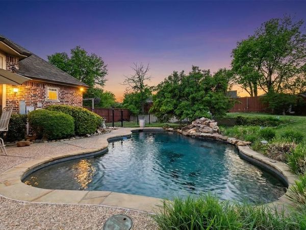 2609 Fair Oaks Circle , Sherman, TX 75092