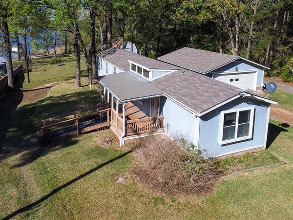 2781 Lake Breeze Drive, Chandler, TX 75758