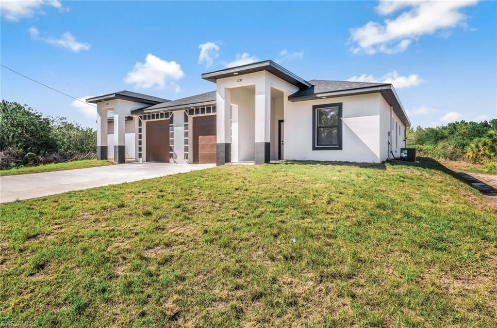 1235/1237 Hillcrest St E, Lehigh Acres, FL 33974 Photo