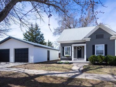 971 11th Street , Henderson, NE 68371