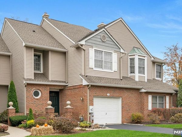 30 Clements Court, ROSELAND, NJ 07068