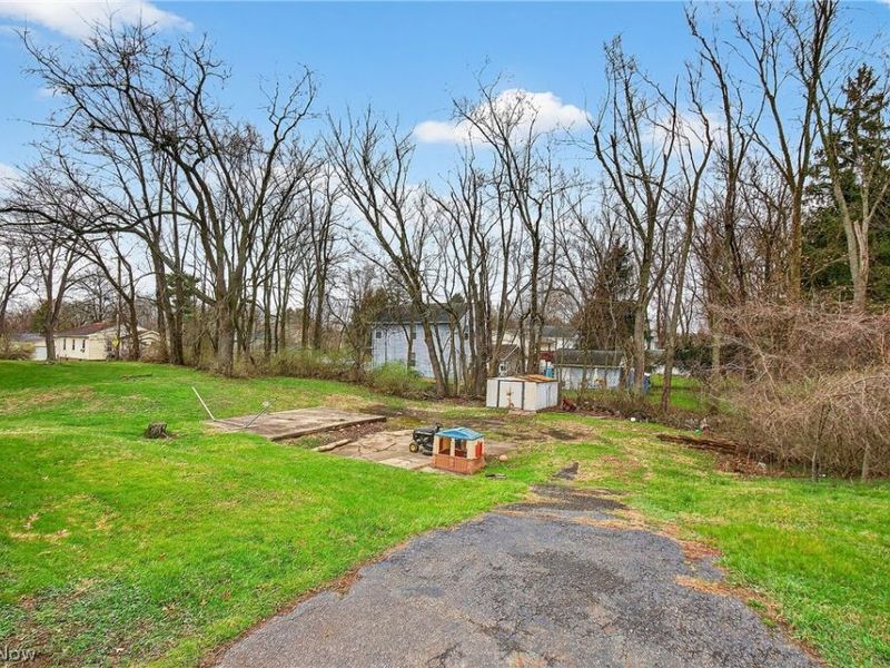 1314 Pearl Drive SE, Massillon, OH 44646 Photo 2