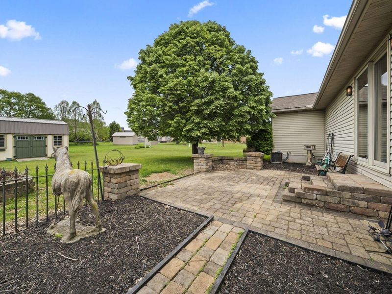 298 Kensington Court, London, OH 43140 Photo 14