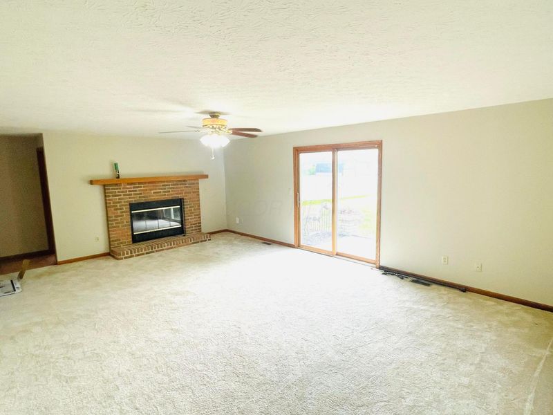 298 Kensington Court, London, OH 43140 Photo 2