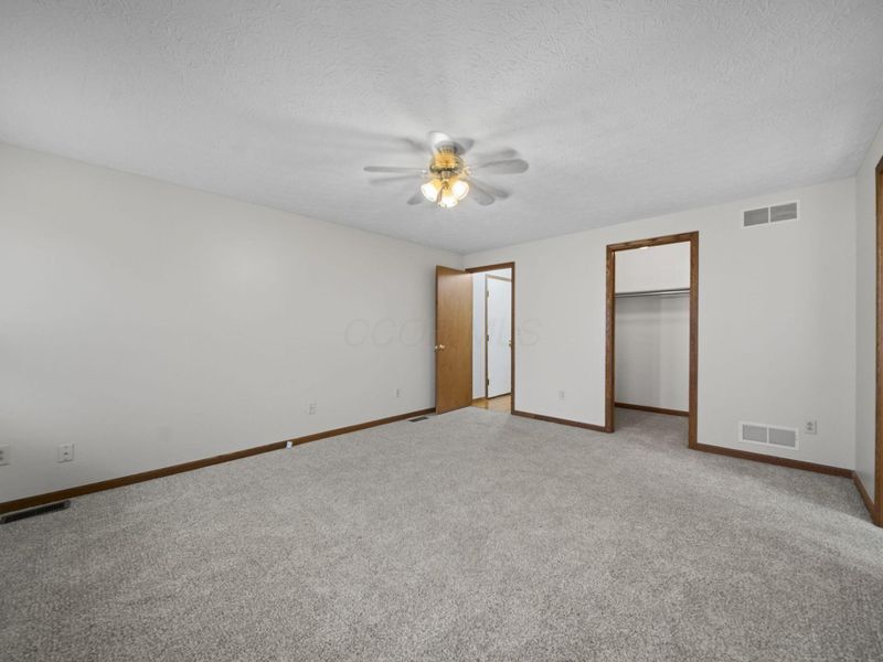 298 Kensington Court, London, OH 43140 Photo 9