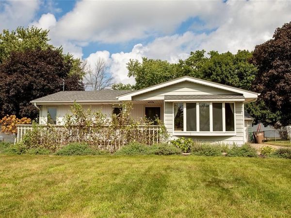 4824 Hillcrest Drive, Pleasant Hill, IA 50327