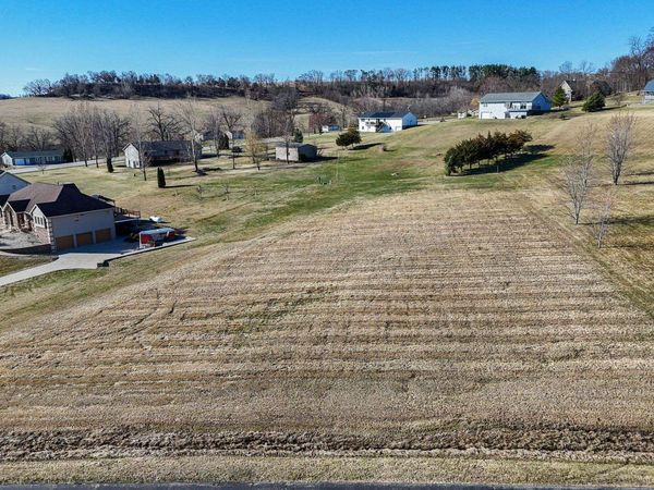 12677 Brentwood Court, Peosta, IA 52068