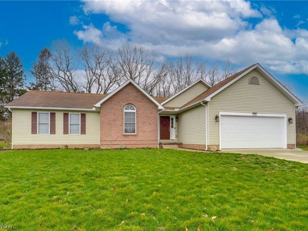 1481 Brookridge Avenue , Louisville, OH 44641