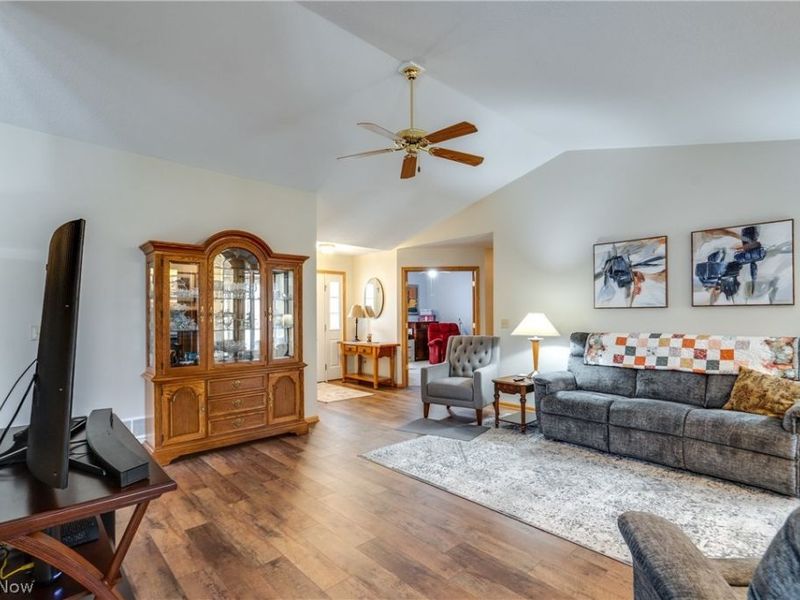 1481 Brookridge Avenue , Louisville, OH 44641 Photo 8