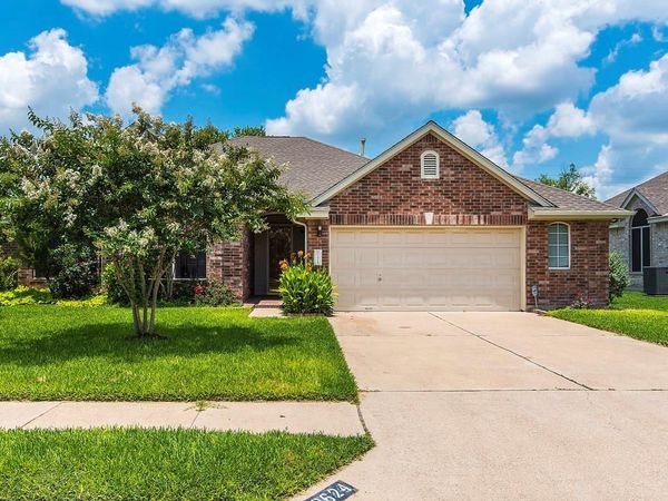 2624 Dunes DR, Pflugerville, TX 78660