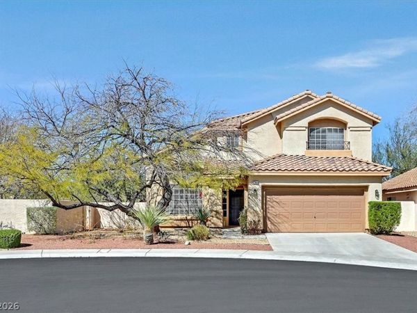 7844 Silver Plateau Avenue, Las Vegas, NV 89128
