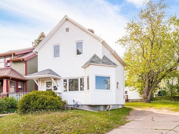 1027 E 9th Street, Duluth, MN 55805