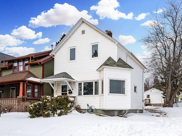 1027 E 9th Street, Duluth, MN 55805