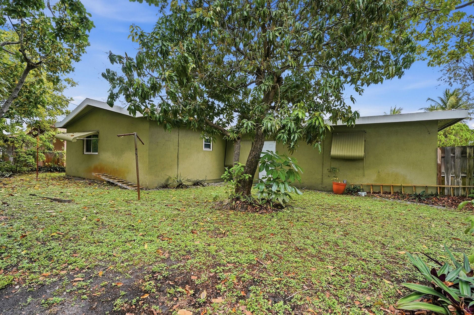 2301 NW 37th Avenue, Lauderdale Lakes, FL 33311 Photo