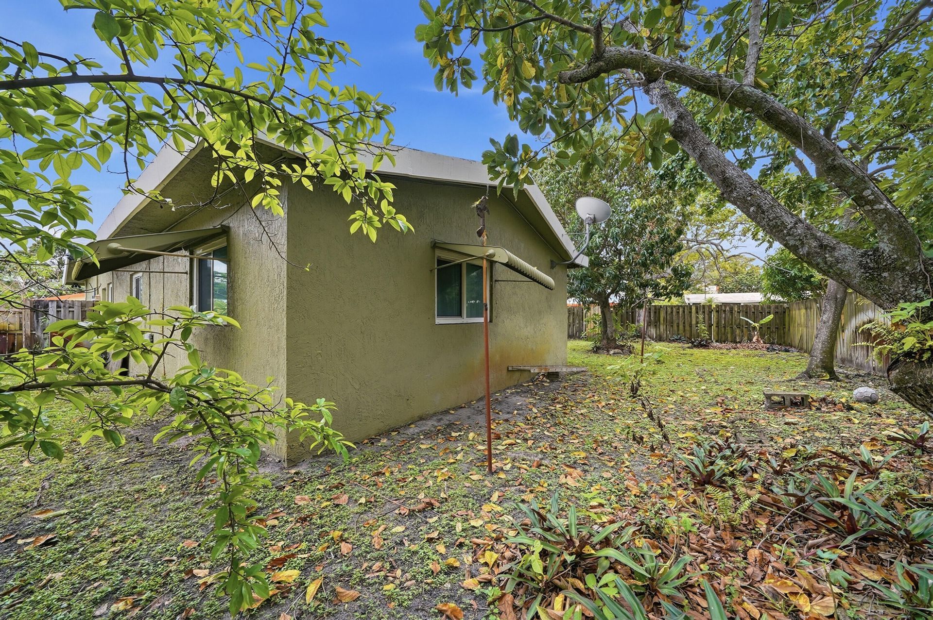 2301 NW 37th Avenue, Lauderdale Lakes, FL 33311 Photo