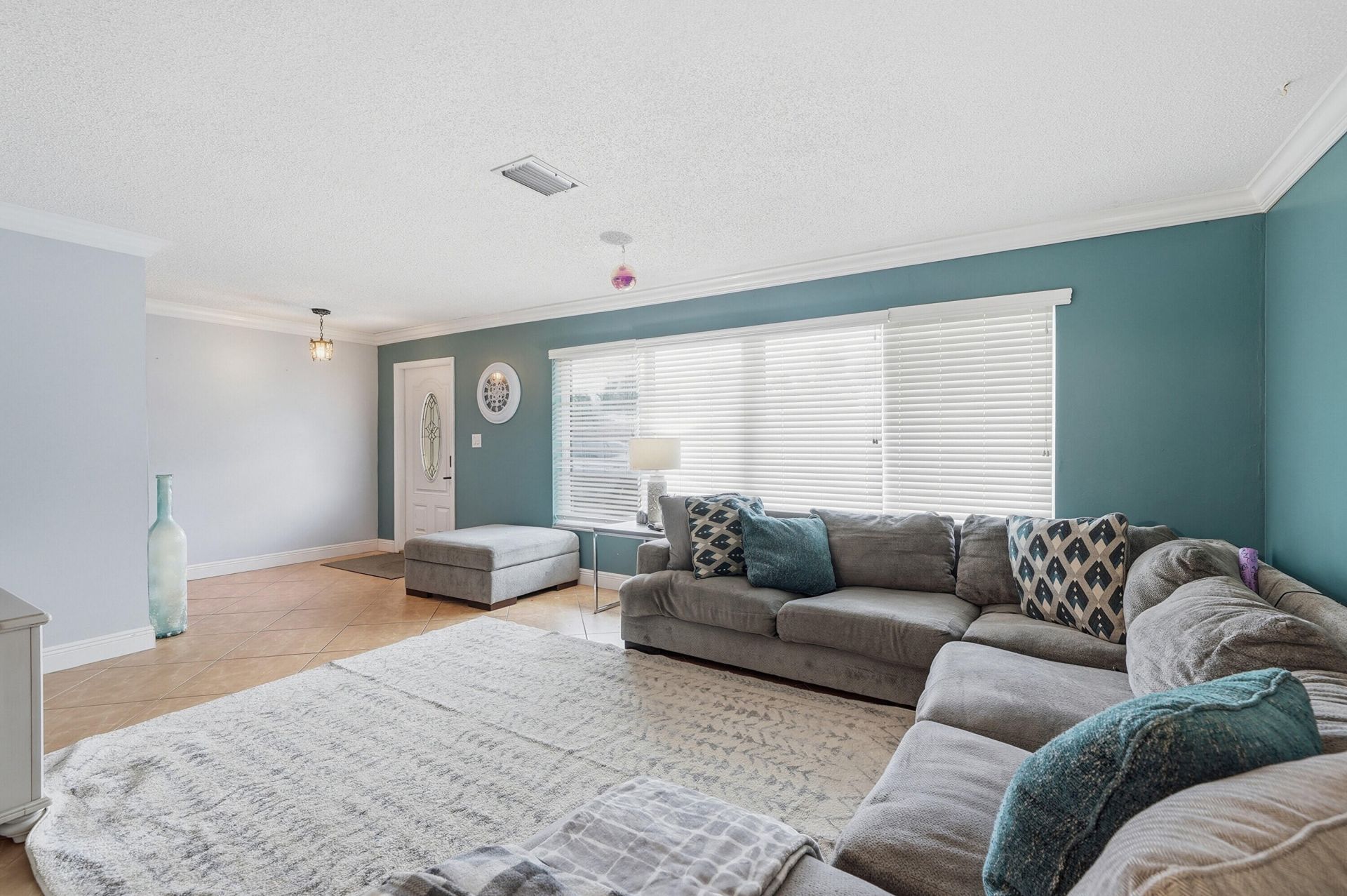 2301 NW 37th Avenue, Lauderdale Lakes, FL 33311 Photo