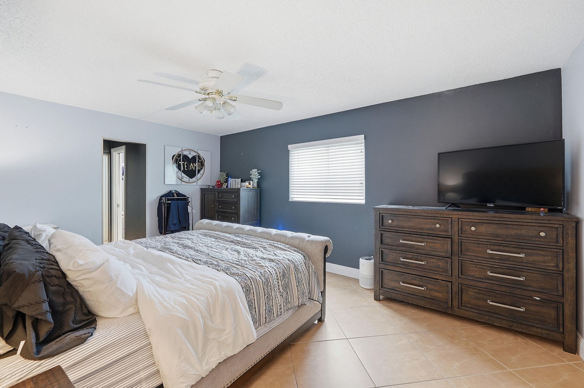 2301 NW 37th Avenue, Lauderdale Lakes, FL 33311 Photo