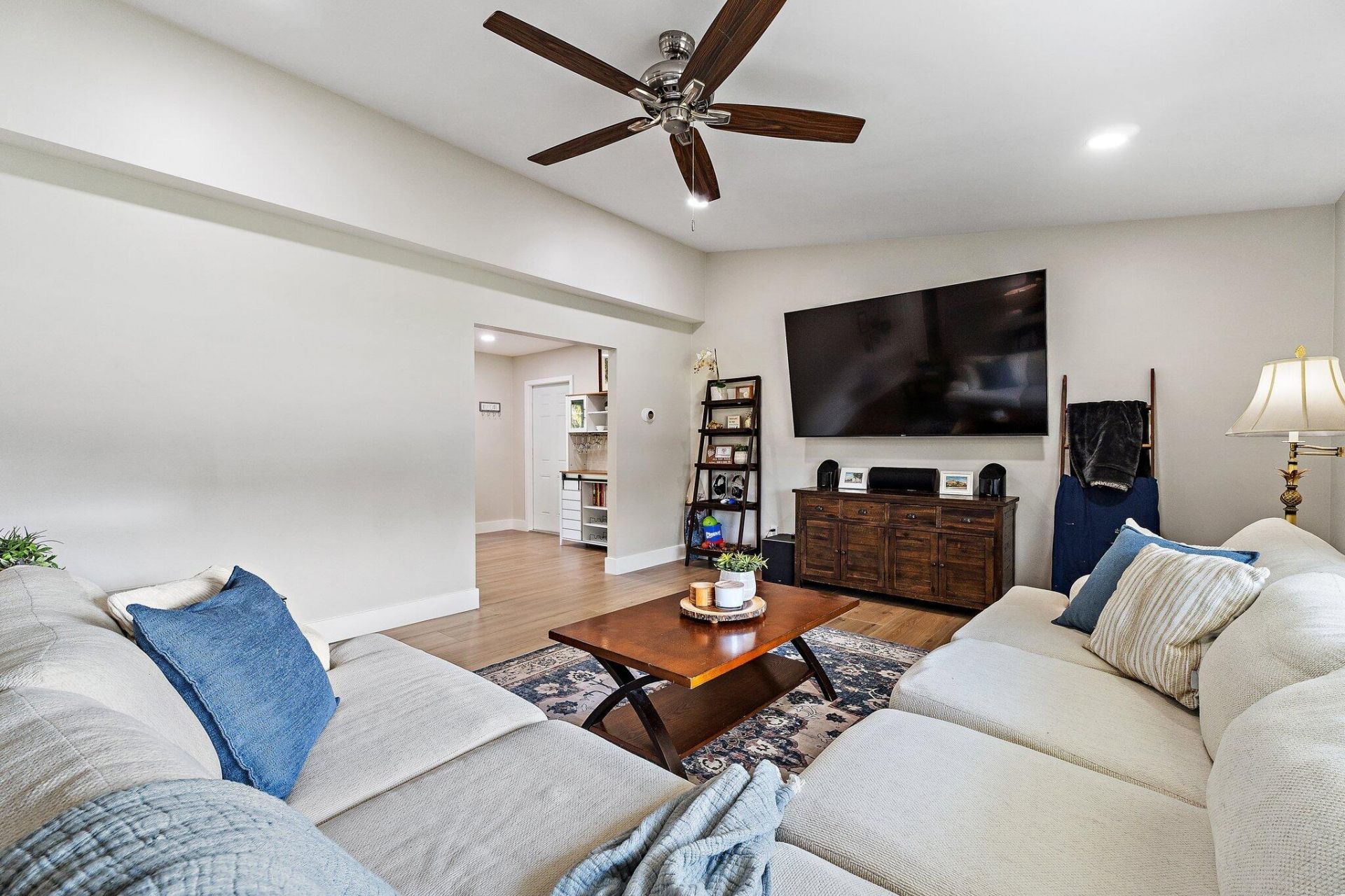 8913 SE Sandridge Avenue, Hobe Sound, FL 33455 Photo