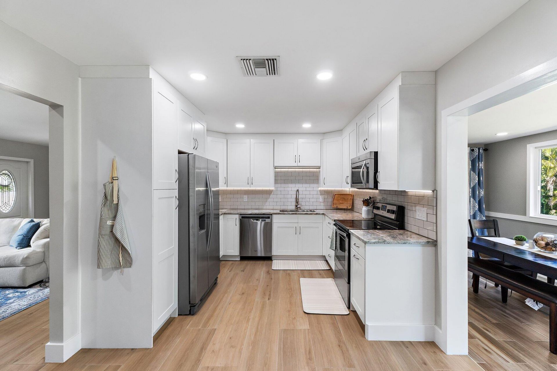 8913 SE Sandridge Avenue, Hobe Sound, FL 33455 Photo